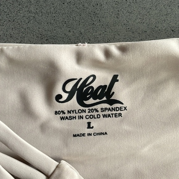 Heat two pieces bikini - Picture 8 of 9